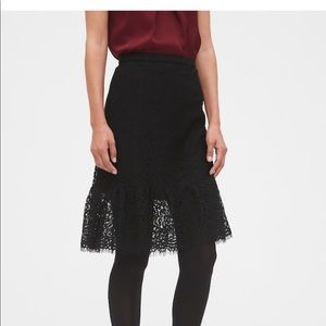 Banana Republic Petite Lace Flounce Skirt
